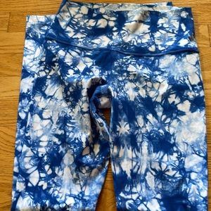 Lululemon leggings size 6